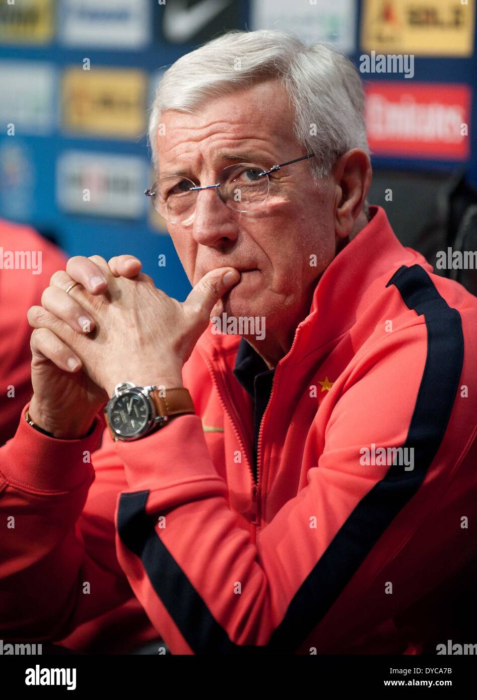 Melbourne, Australia. Xiv Apr, 2014. Marcello Lippi, allenatore di Guangzhou Evergrande della Cina, partecipa a una conferenza stampa al Etihad Stadium di Melbourne, Australia, 14 aprile 2014. La vittoria di Melbourne ospiterà Guangzhou Evergrande sulla giornata cinque del 2014 AFC Champions League a Etihad Stadium il martedì. © Bai Xue/Xinhua/Alamy Live News Foto Stock