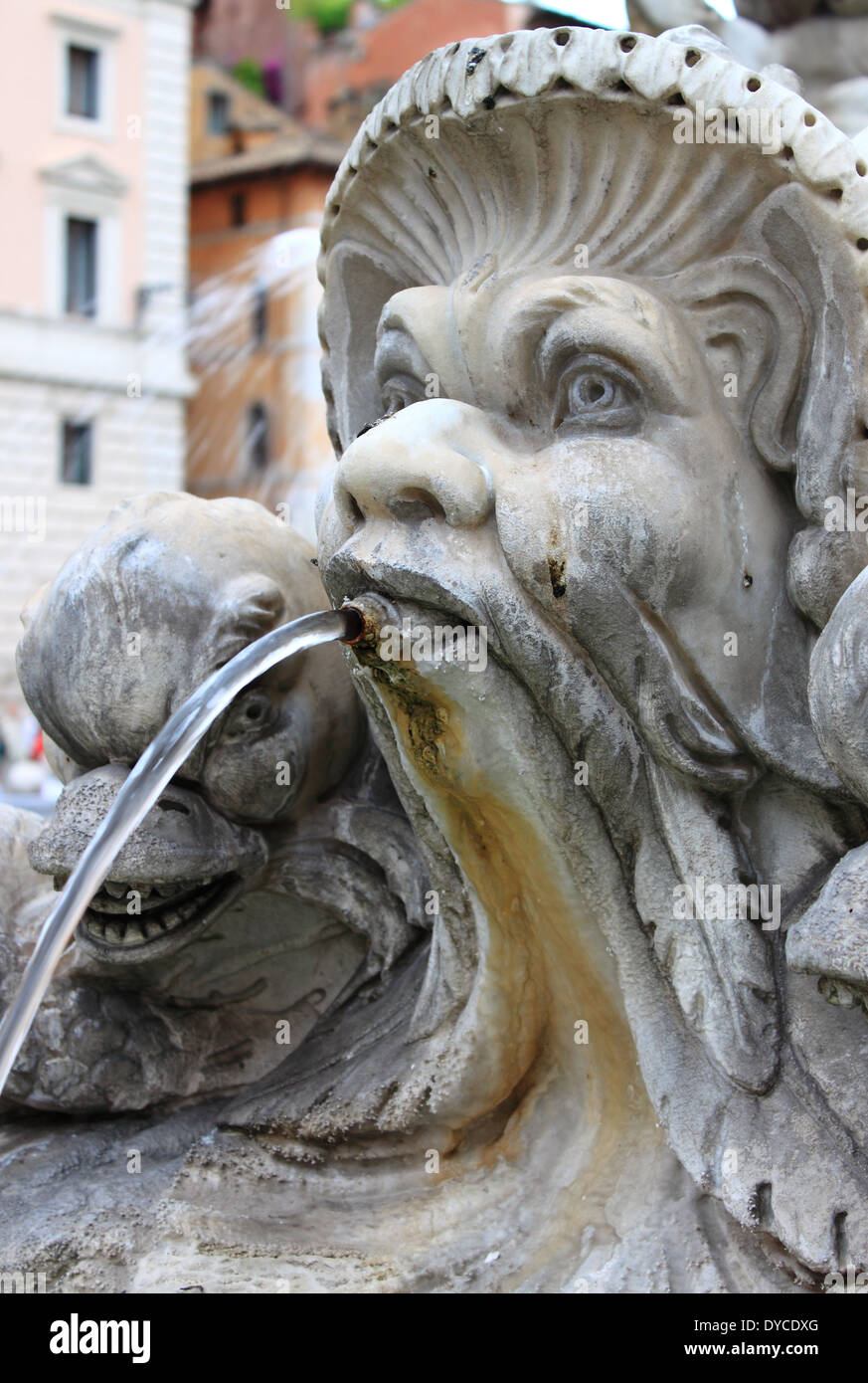 Fontana in marmo nel Pantheon piazza di Roma, Italia Foto Stock