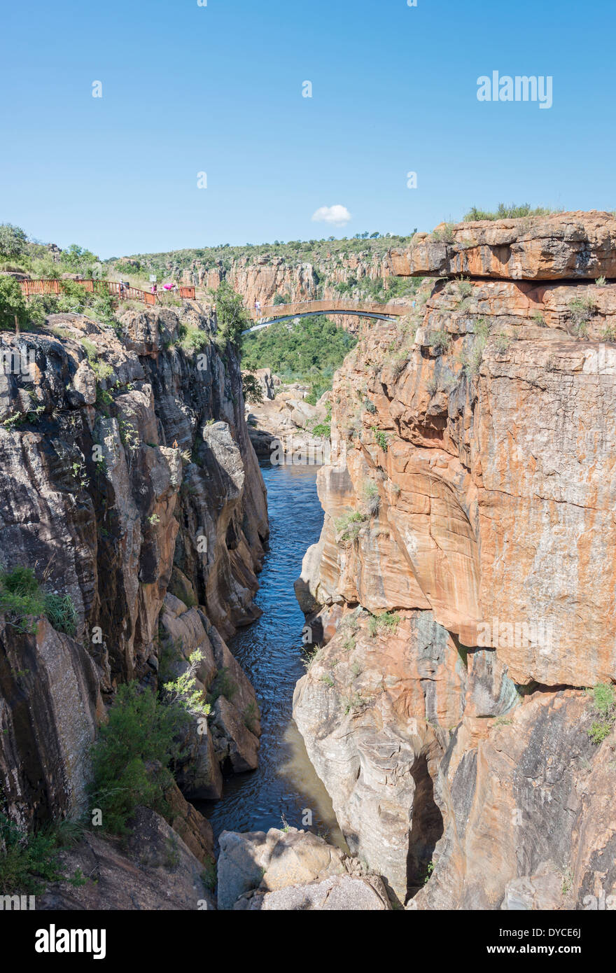 Fiume nel bourkes buche in Sud Africa vicino al panoramaroute con grande canyon e cascate Foto Stock