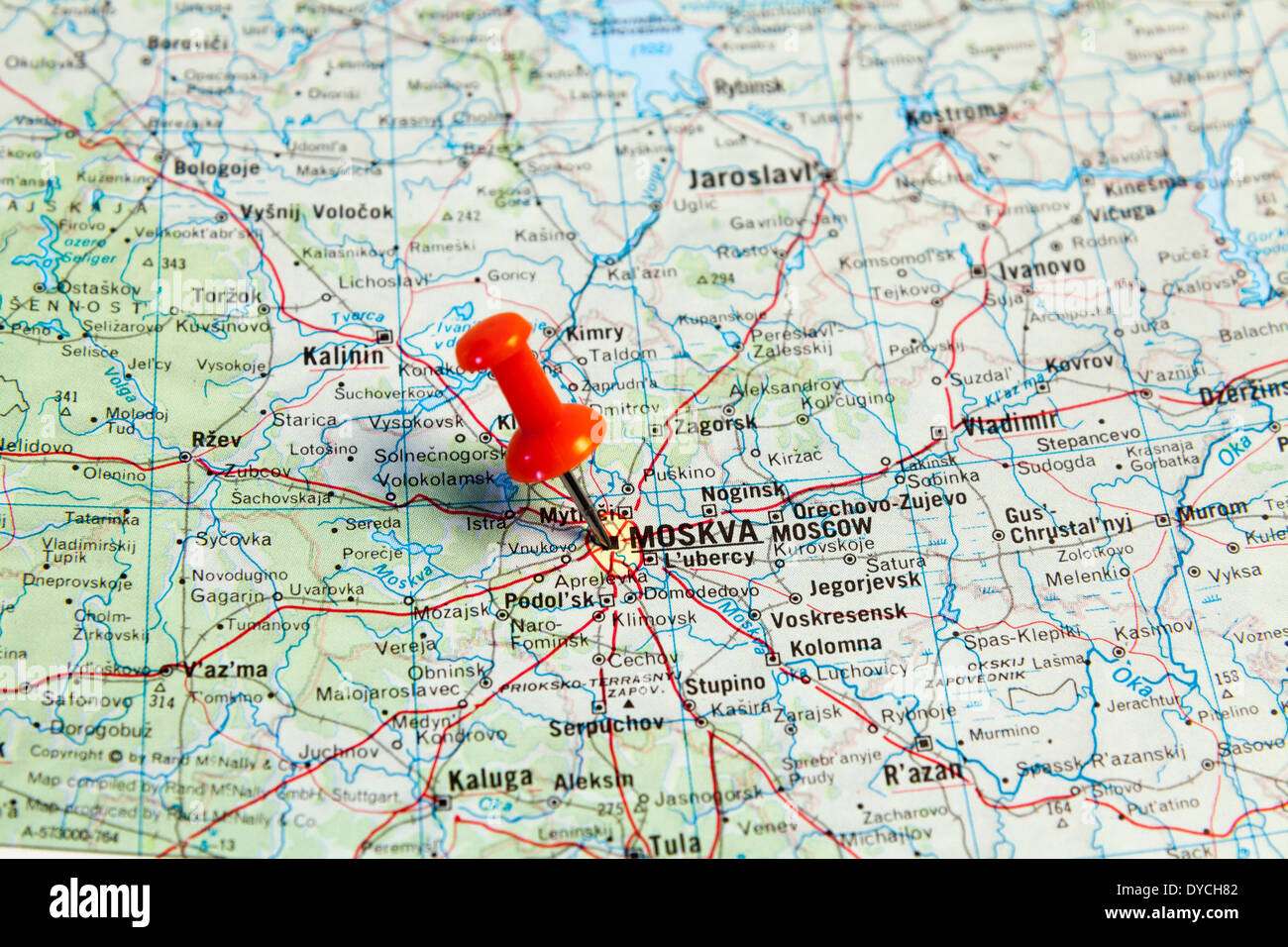 Mappa rosso pin puntando sulla mappa della città di Mosca. Foto Stock