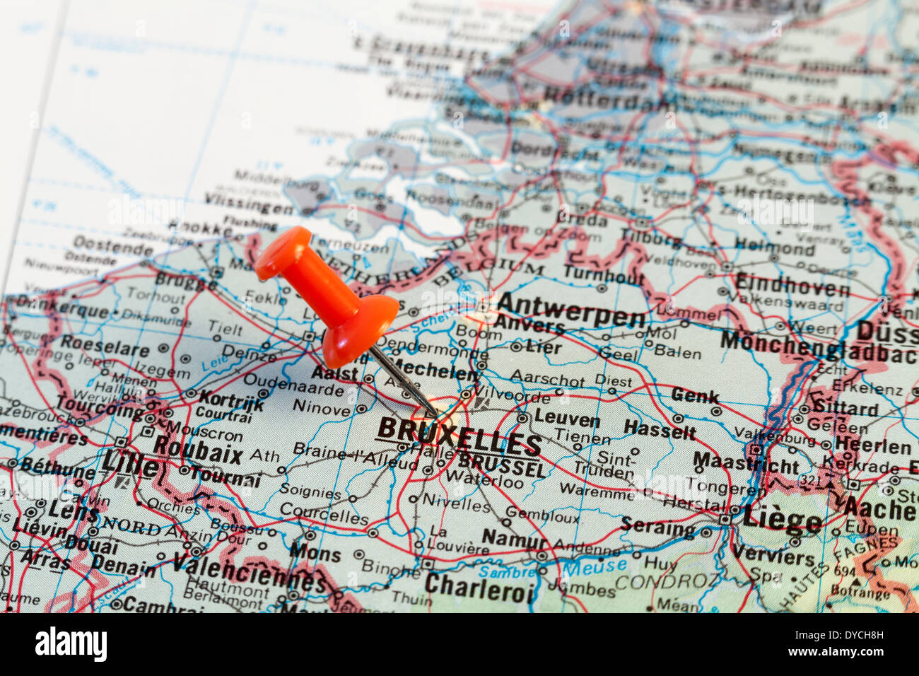 Mappa rosso pin puntando sulla mappa della città di Bruxelles. Foto Stock
