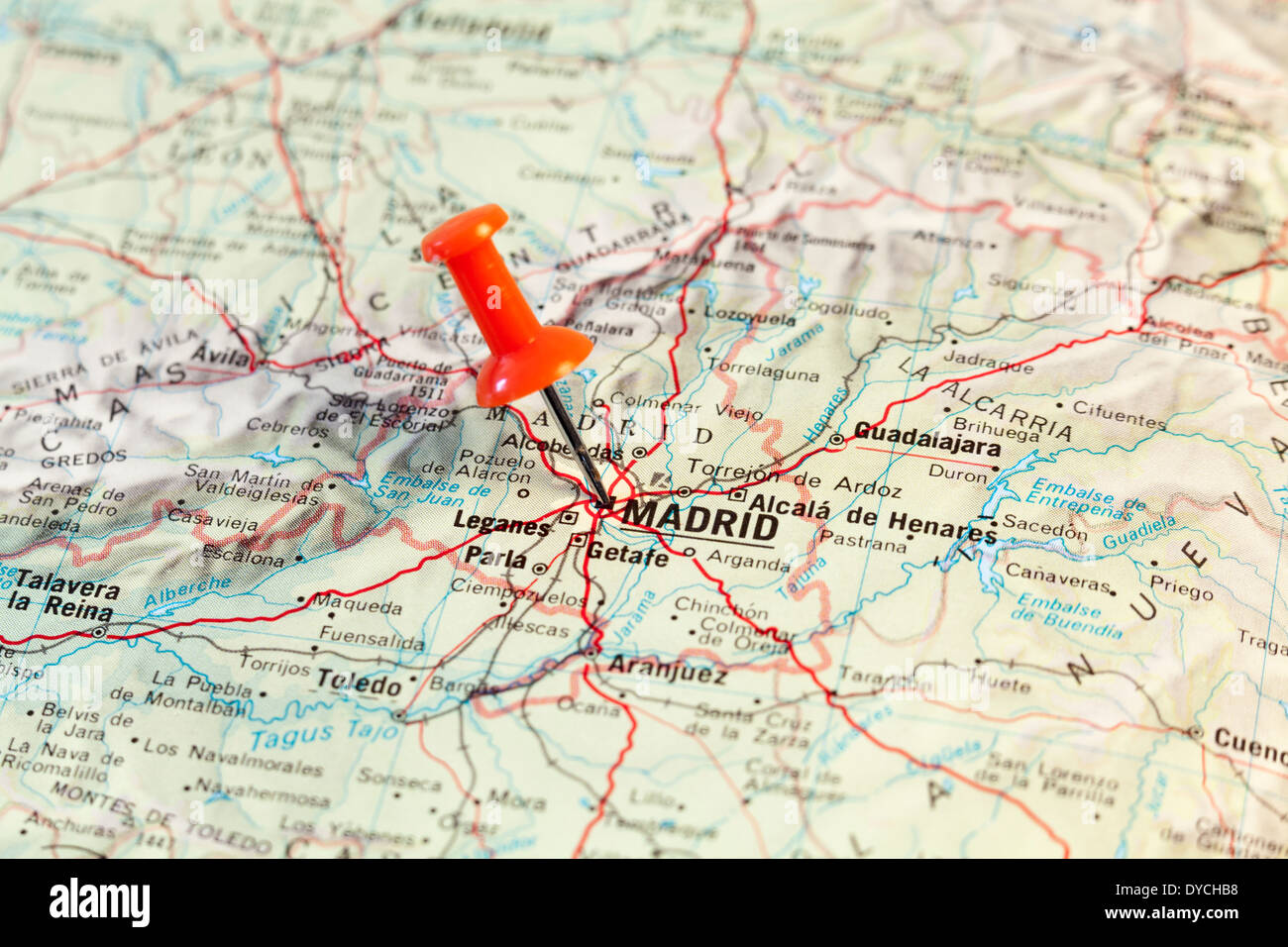 Mappa rosso pin puntando sulla mappa della città di Madrid. Foto Stock