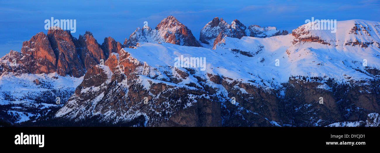 Serata di post-incandescenza Alpi afterglows alpenglow panorama alpino vista montagne di montagna del massiccio panorama di montagna Cristallo Dolomit Foto Stock