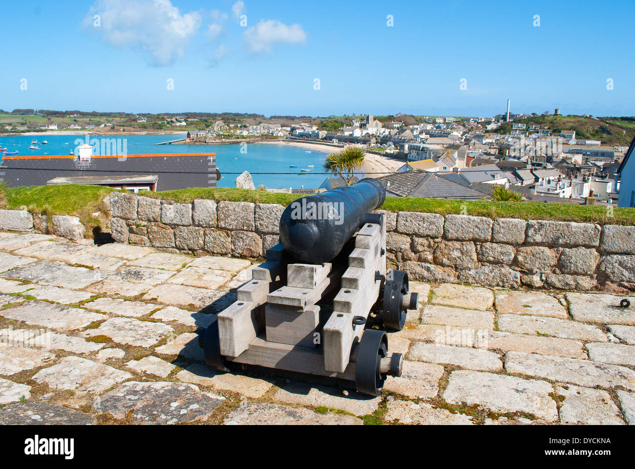 Un canone storico situato in St Mary's Harbour, sulle Isole Scilly. Foto Stock