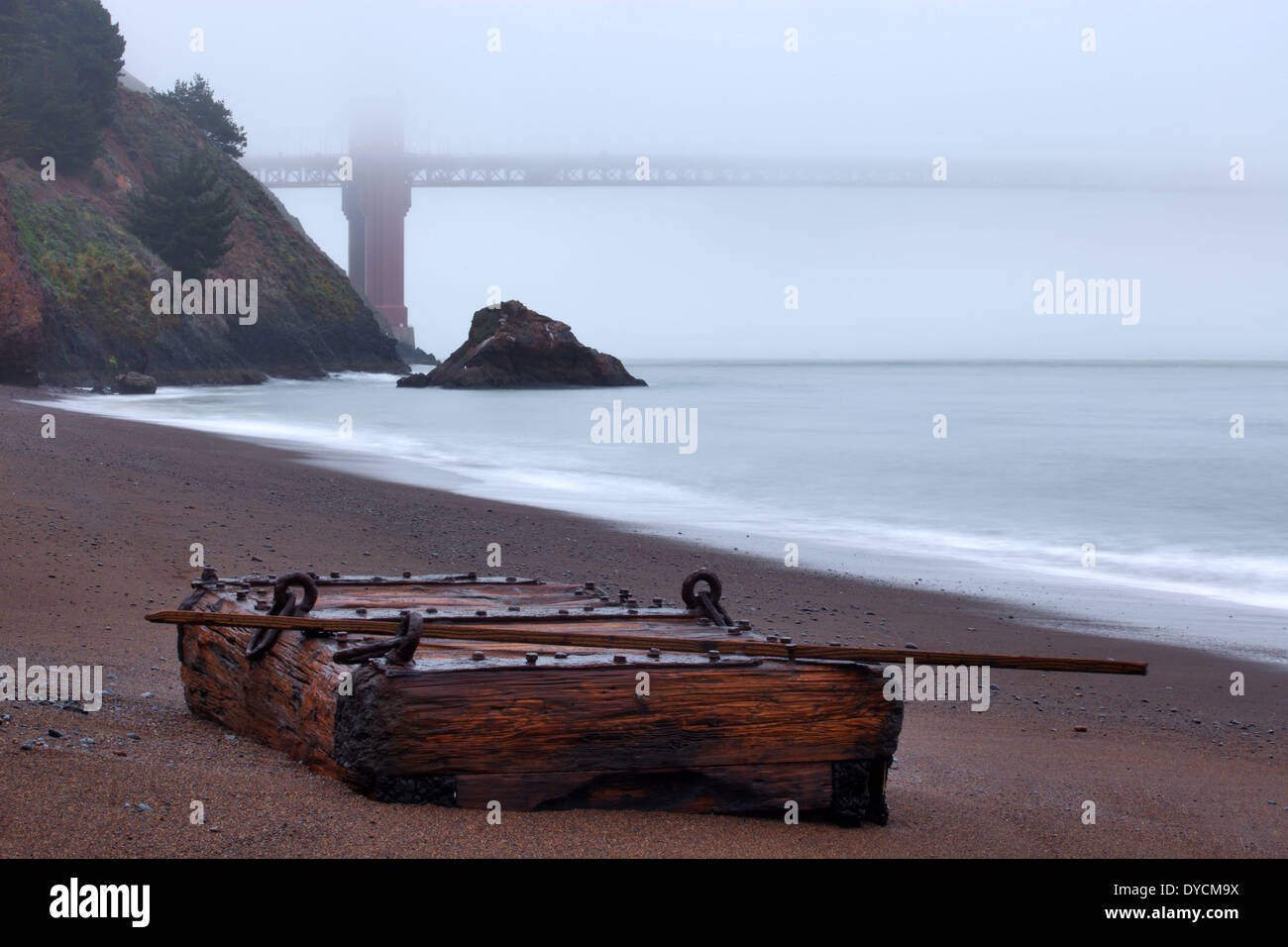 La nebbia di mattina sulla spiaggia di Kirby Cove, Golden Gate National Recreation Area, vicino a San Francisco, California, Stati Uniti d'America Foto Stock