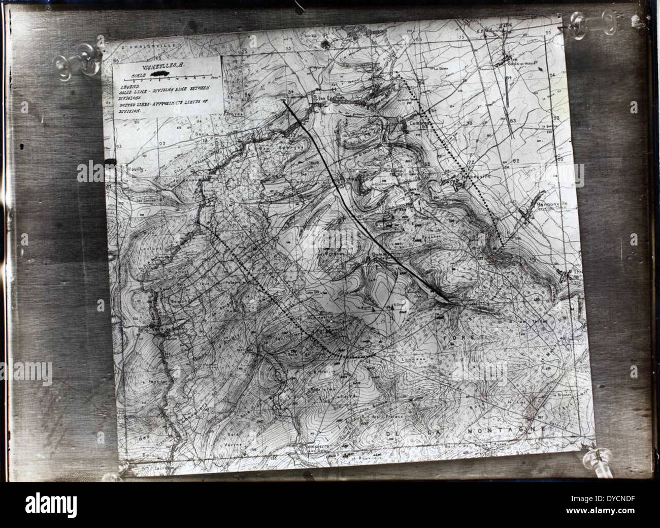 Il 88th Aero Squadron era un'unità americana durante la prima guerra mondiale, che partecipò alle operazioni di combattimento sul fronte occidentale. Questa collezione, di Philip Babcock, espone fotografie e manufatti che documentano la storia dello squadrone, compresi aerei e personale durante la guerra. Foto Stock
