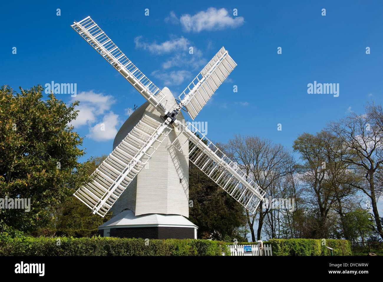 Il mulino a vento di Oldland, un esempio di un post mill, nei pressi del villaggio di Keymer nel West Sussex, Regno Unito Foto Stock