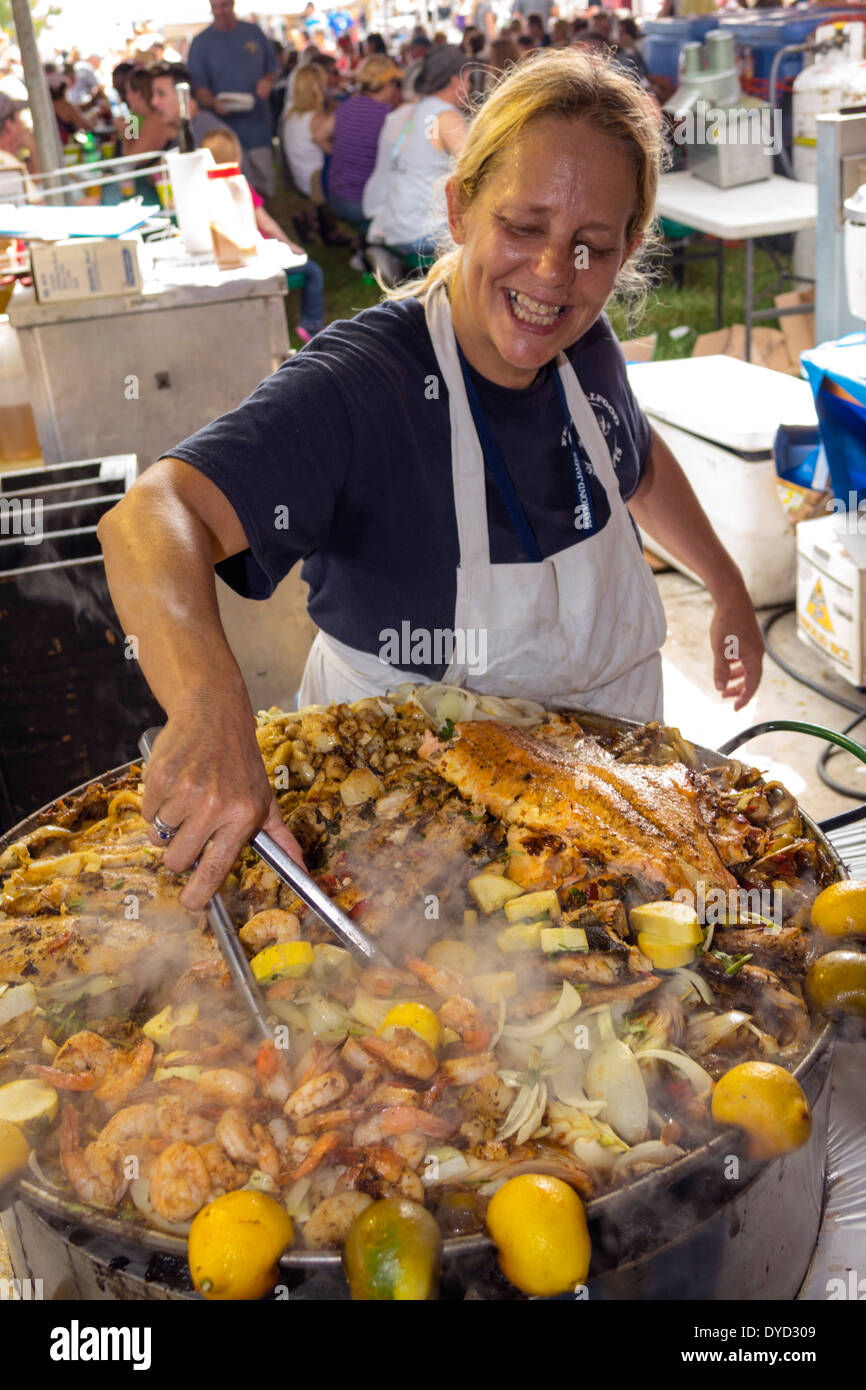 Everglades City Florida, Seafood Festival, cibo, venditori venditori venditori fornitori, stand stand stand stand commercianti mercato mercanti, pesce, cernia, gamberi, p Foto Stock