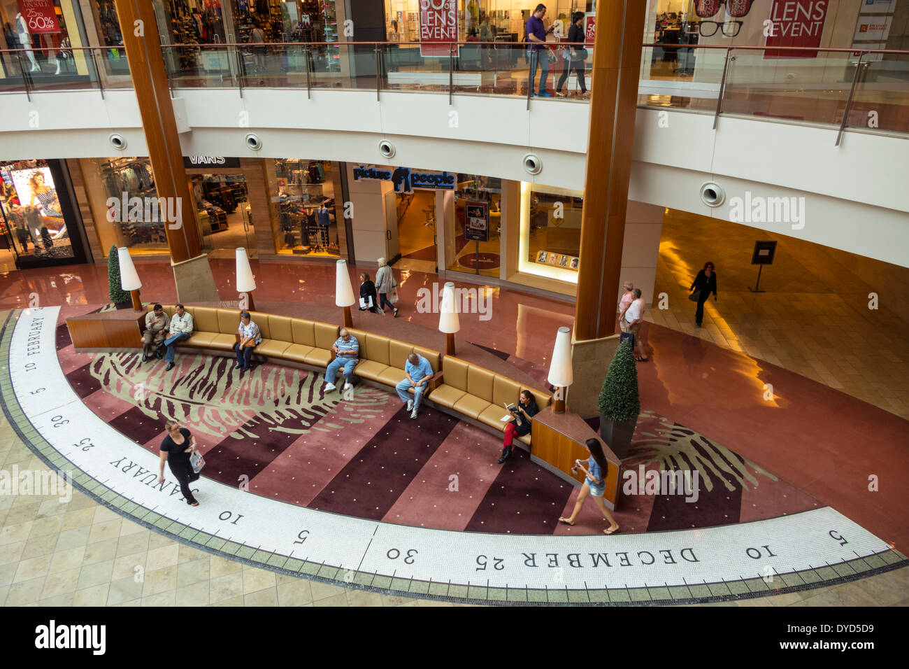 Orlando Florida,The Mall at Millenia,shopping shopper shopping shopper negozi mercati di mercato di vendita di acquisto, negozi al dettaglio business busin Foto Stock