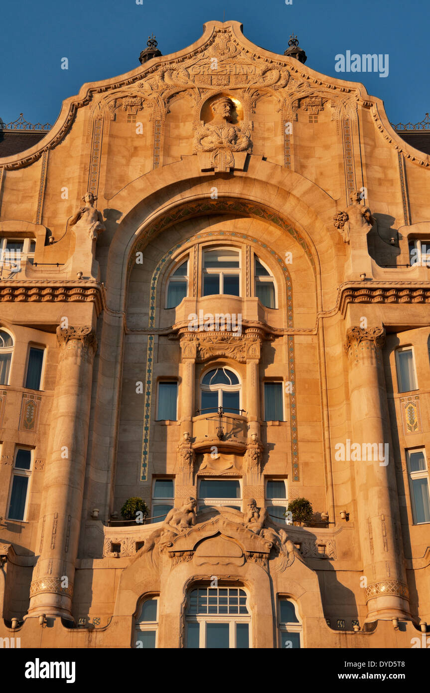 L'Hotel Four Seasons Gresham Palace di Budapest, Ungheria. Foto Stock