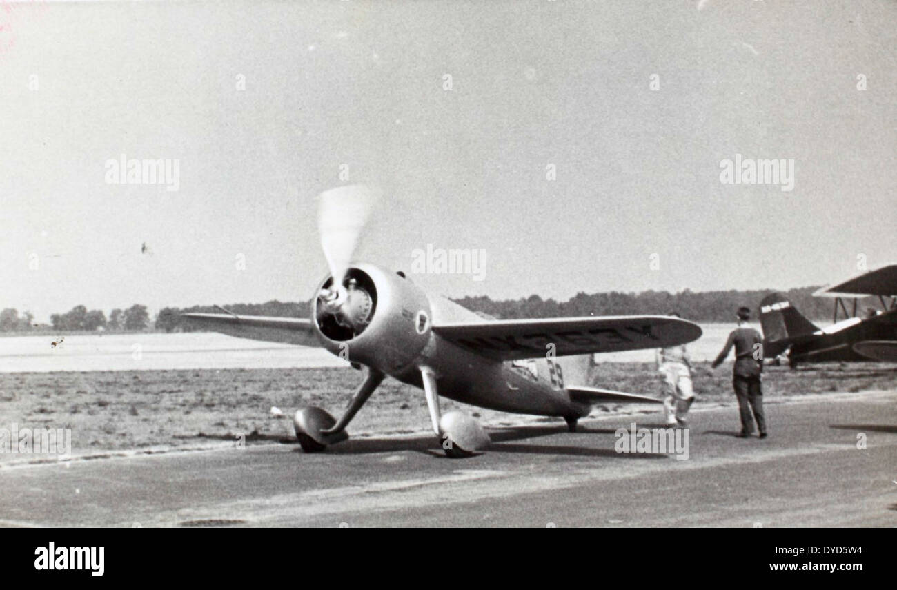 Questa immagine della Dunkel Collection mostra E.M. Laird LTR-14, un famoso pilota aereo conosciuto come Laird-Turner Special. Costruito dalla Lawrence W. Brown Aircraft Company, era alimentato da un motore Pratt & Whitney R-1830 Twin Wasp. L'aereo partecipò a varie gare aeree, tra cui le gare di Cleveland, ed era strettamente associato al famoso aviatore Roscoe Turner. Foto Stock