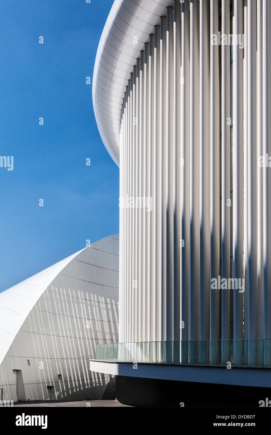 Parte della moderna sala concerti Philharmonie nella città di Lussemburgo. Foto Stock