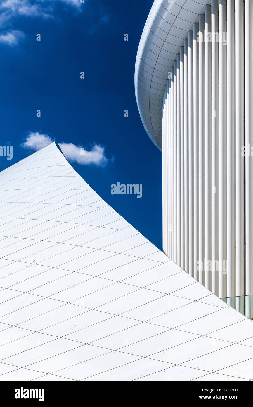 Parte della moderna sala concerti Philharmonie nella città di Lussemburgo. Foto Stock