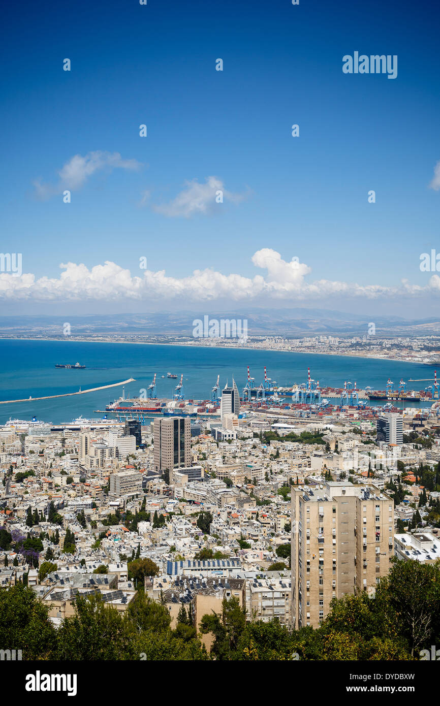 Vista sulla città e il porto di Haifa, Israele. Foto Stock