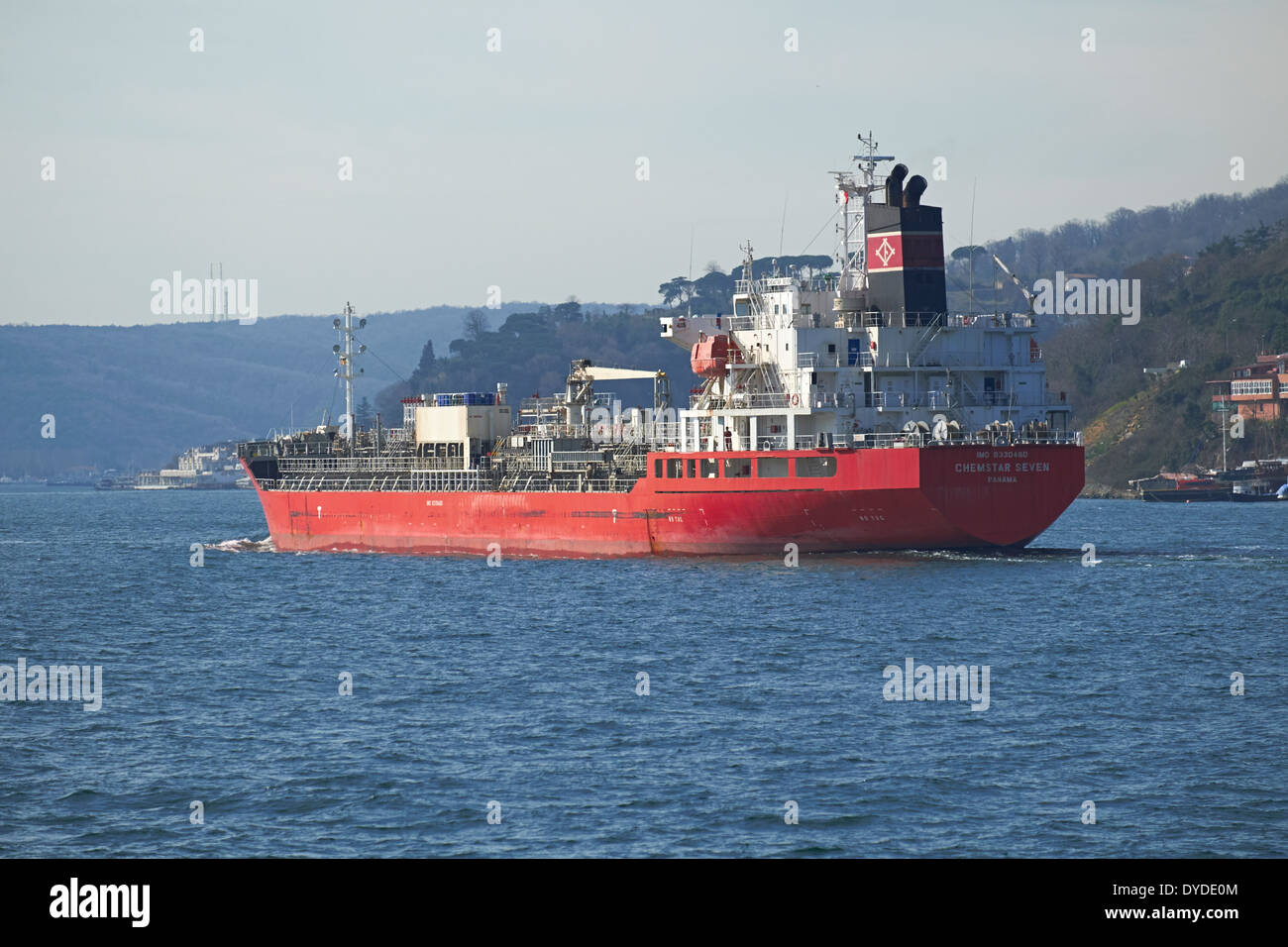 Navigazione commerciale sul Bosforo, Istanbul, Turchia. Foto Stock