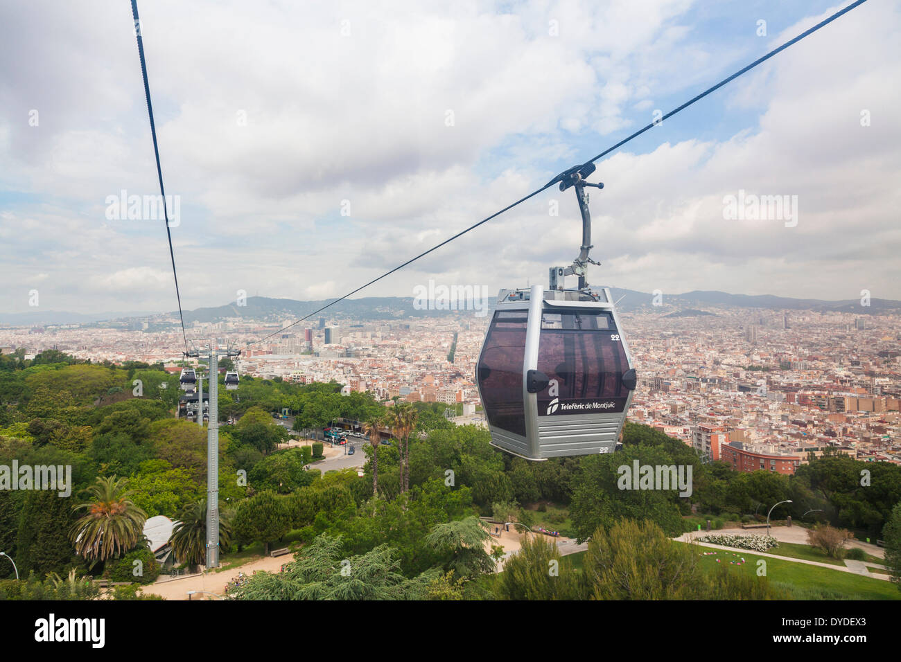 Il Montjuic funivia con un panorama di Barcellona. Foto Stock