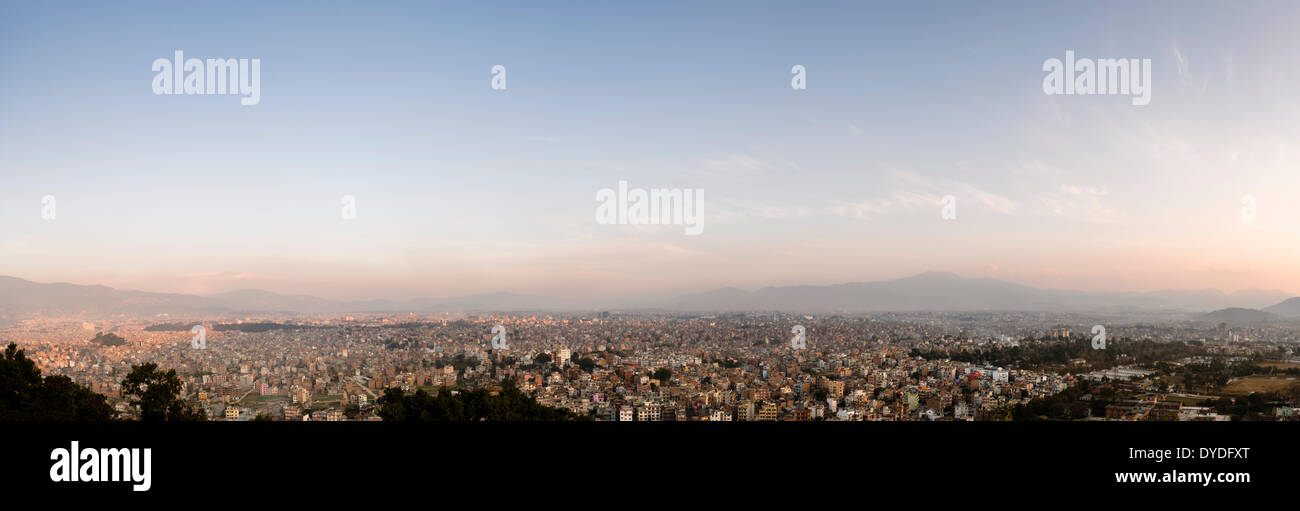 Vista panoramica di Kathmandu da Swayambhu. Foto Stock