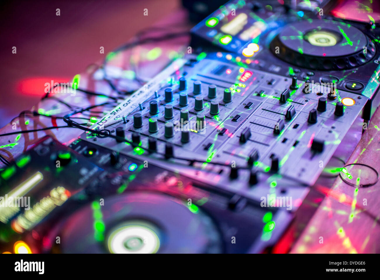 CD DJ deck di miscelazione. Foto Stock