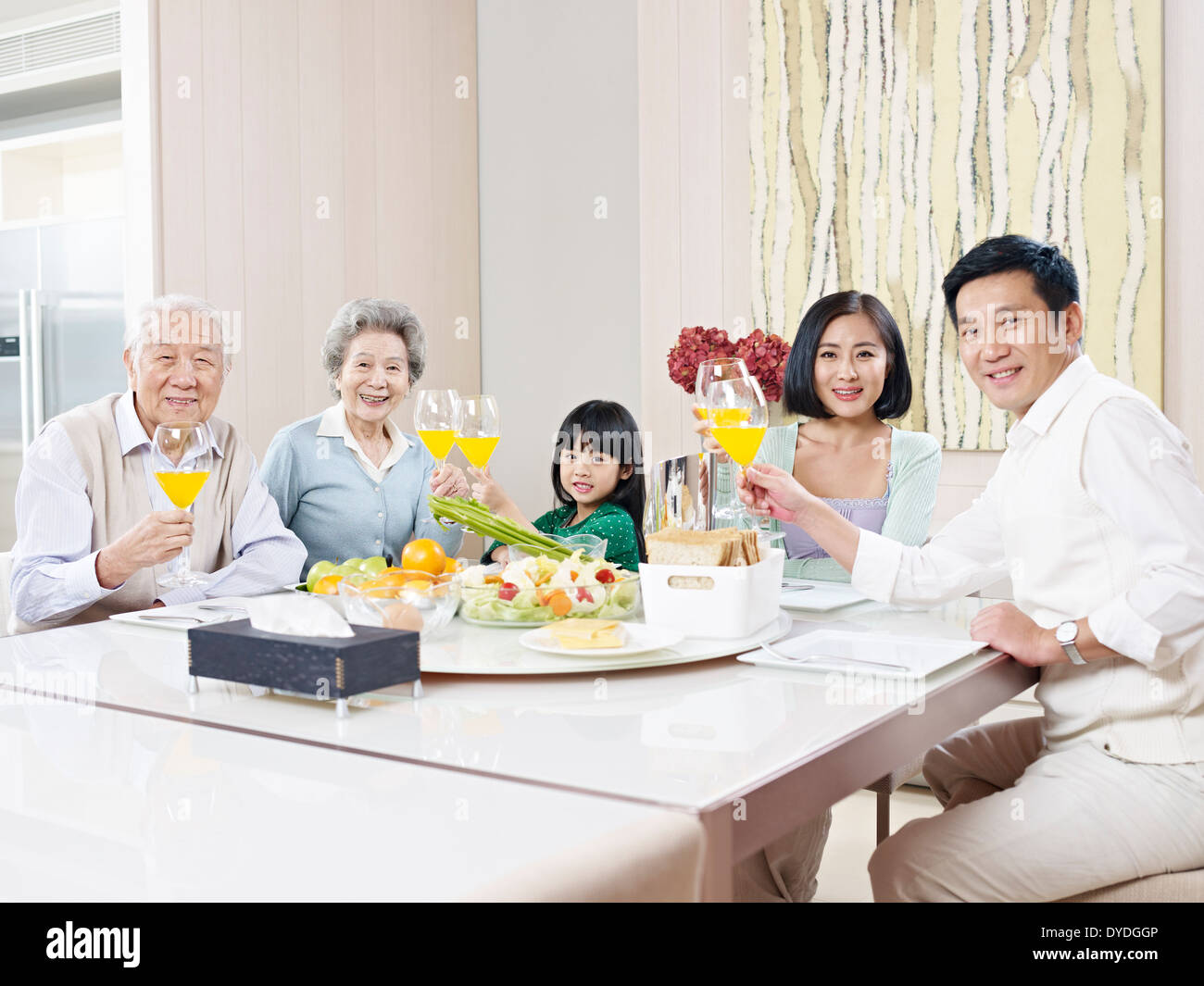 Tre generazioni di una famiglia Foto Stock