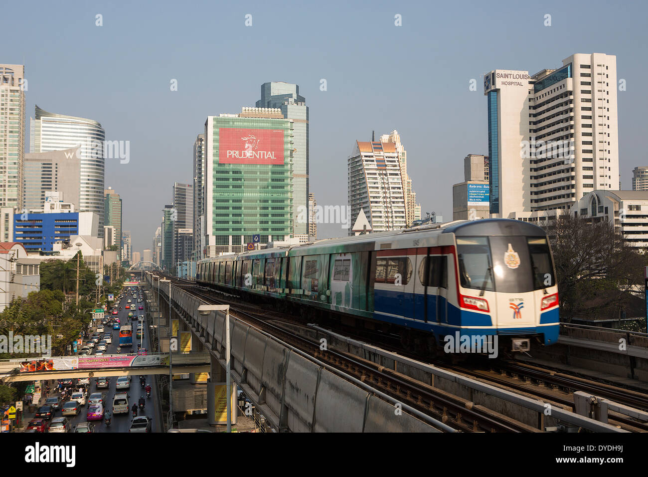 Thailandia, Asia, Bangkok, elevati, treno, architettura, bridge, downtown, metro, sistema, transito, trasporto Foto Stock