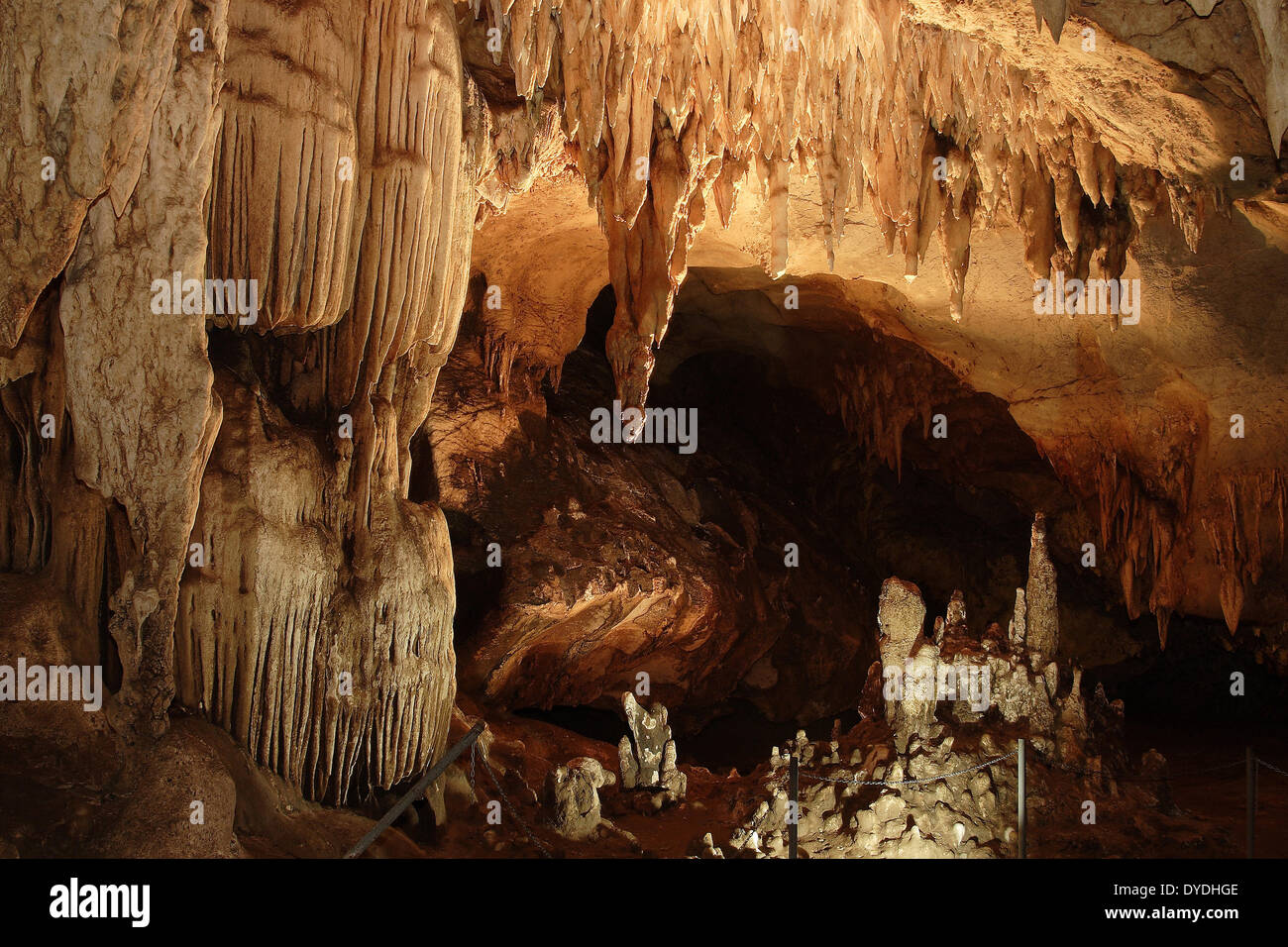 Asia grotta di roccia calcare Kanchanaburi Kwai grotta lavica natura luogo di interesse stalattiti stalattiti Thailandia grotte di calcare Foto Stock