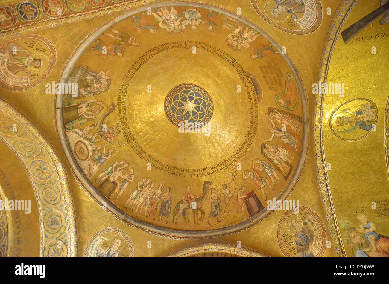 Gioielli in oro arte la basilica di San Marco Venezia Italia oro puro artigianato religioso specialità Icona immagine di Costantinopoli bizantina C Foto Stock