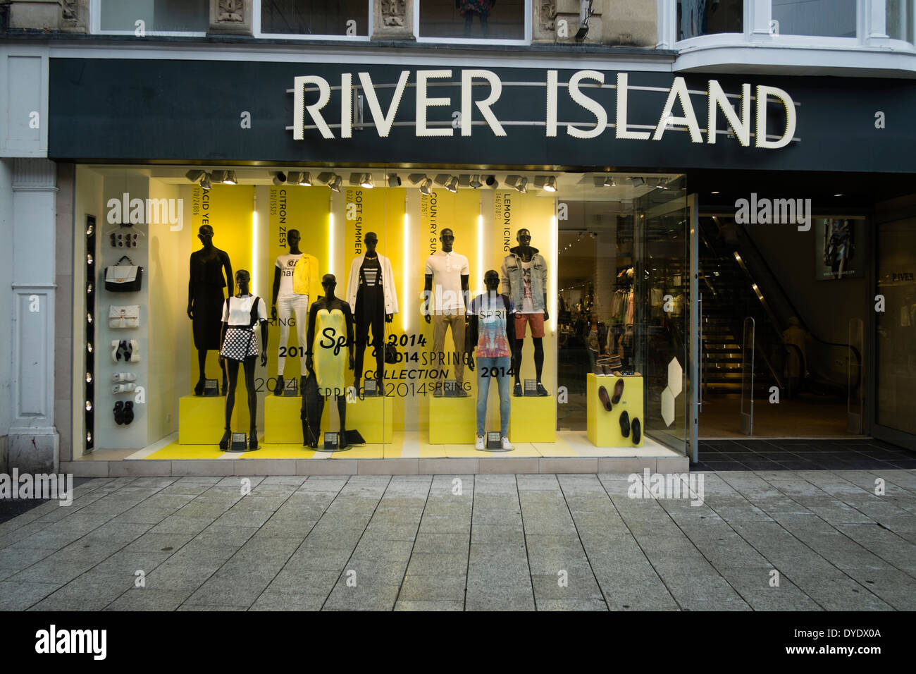 River island clothing shop store immagini e fotografie stock ad alta  risoluzione - Alamy
