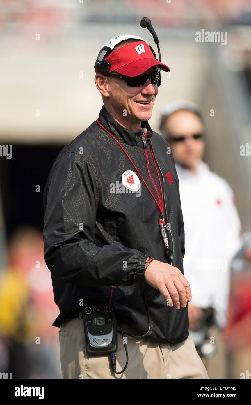 Madison, Wisconsin, Stati Uniti d'America. Xii Apr, 2014. Aprile 12, 2014: Wisconsin Badgers head coach Gary Andersen durante l annuale Wisconsin Badgers molla del gioco del calcio presso il Camp Randall Stadium di Madison, WI. John Fisher/CSM/Alamy Live News Foto Stock