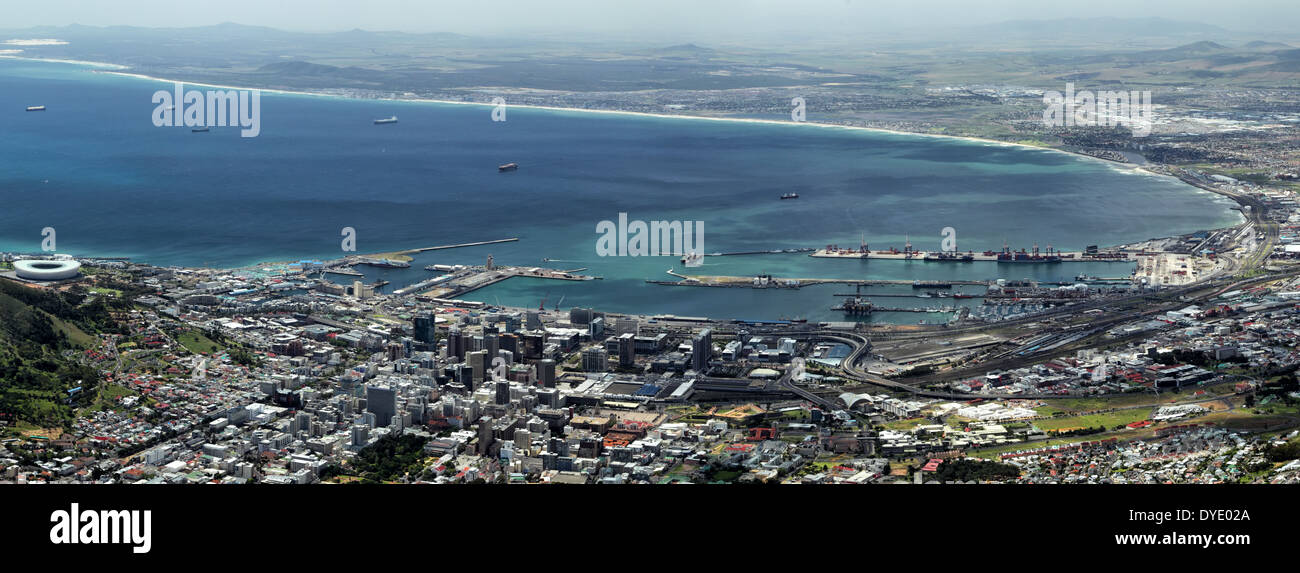 Vista sulla Città del Capo, Sud Africa, dalla cima della montagna della tavola. Foto Stock