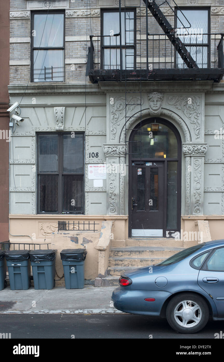 House on W 139a Street dove la cantante jazz Billie Holiday vissuto nel 1932 quando 16 anni, alla ricerca di un lavoro presso il vicino 'Jungle Row' Club. Foto Stock