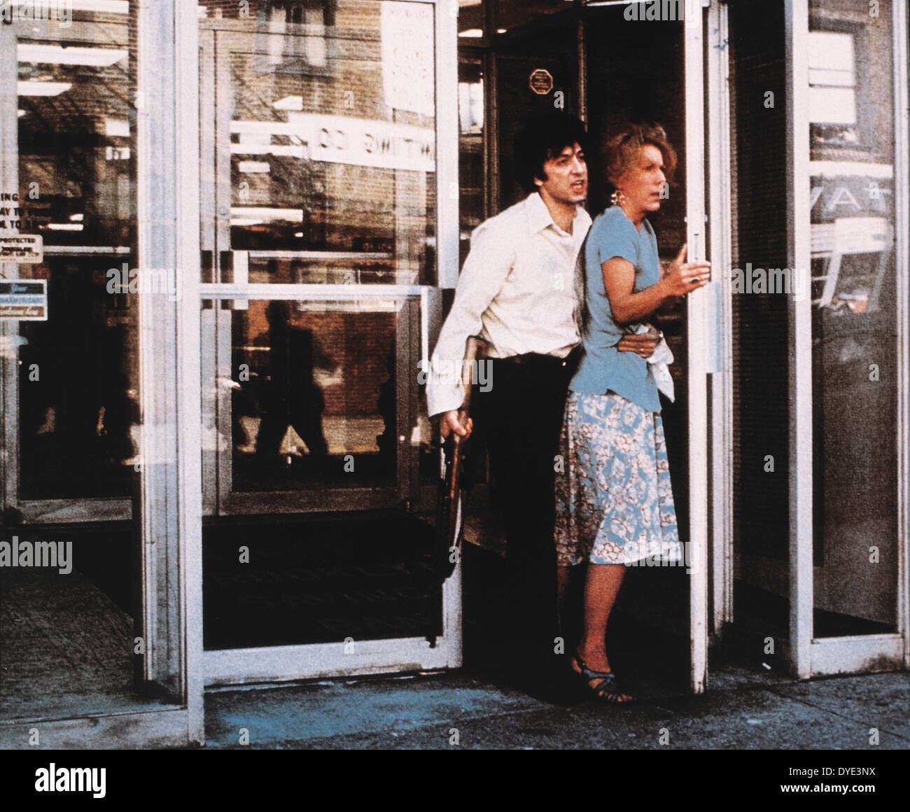 Al Pacino e Penny Allen, sul set del film, 'Dog giorno pomeriggio", 1975 Foto Stock