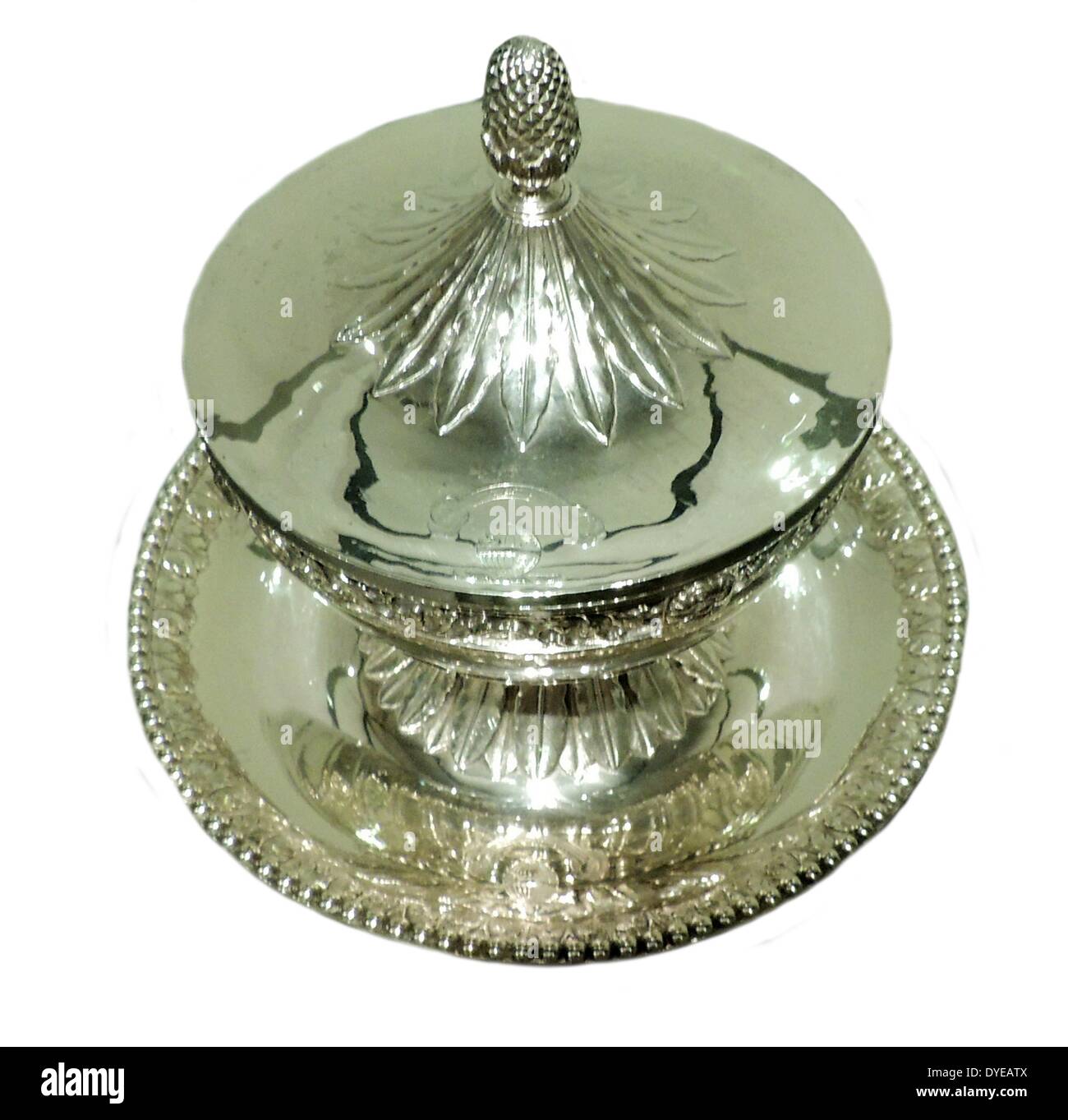 Terrina di lidded e stand. Johannes Schiotling (1730-1799) Amsterdam, 1780. Argento dorato all'interno. Questo insolitamente piccola terrina fu probabilmente realizzata per Giovanni speranza, Amsterdam mercante e banchiere, che era uno dei Schiotling principale del client. Foto Stock