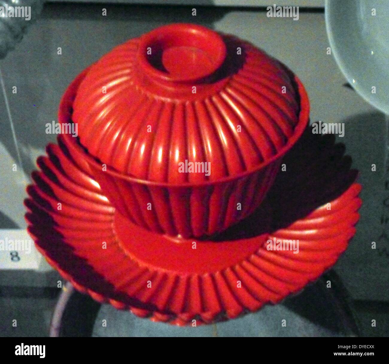 Coppa con coperchio e Stand 1775. Dinastia Qing Foto Stock