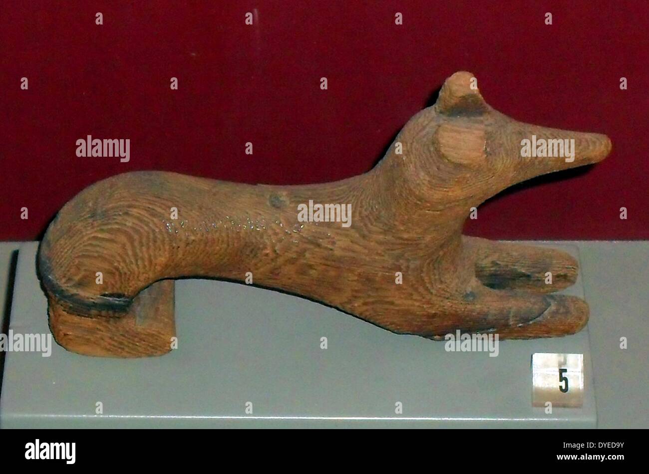 Anubi figurina 1000 A.C. Anubi, il cane simile a Dio funerario e supervisore. Foto Stock