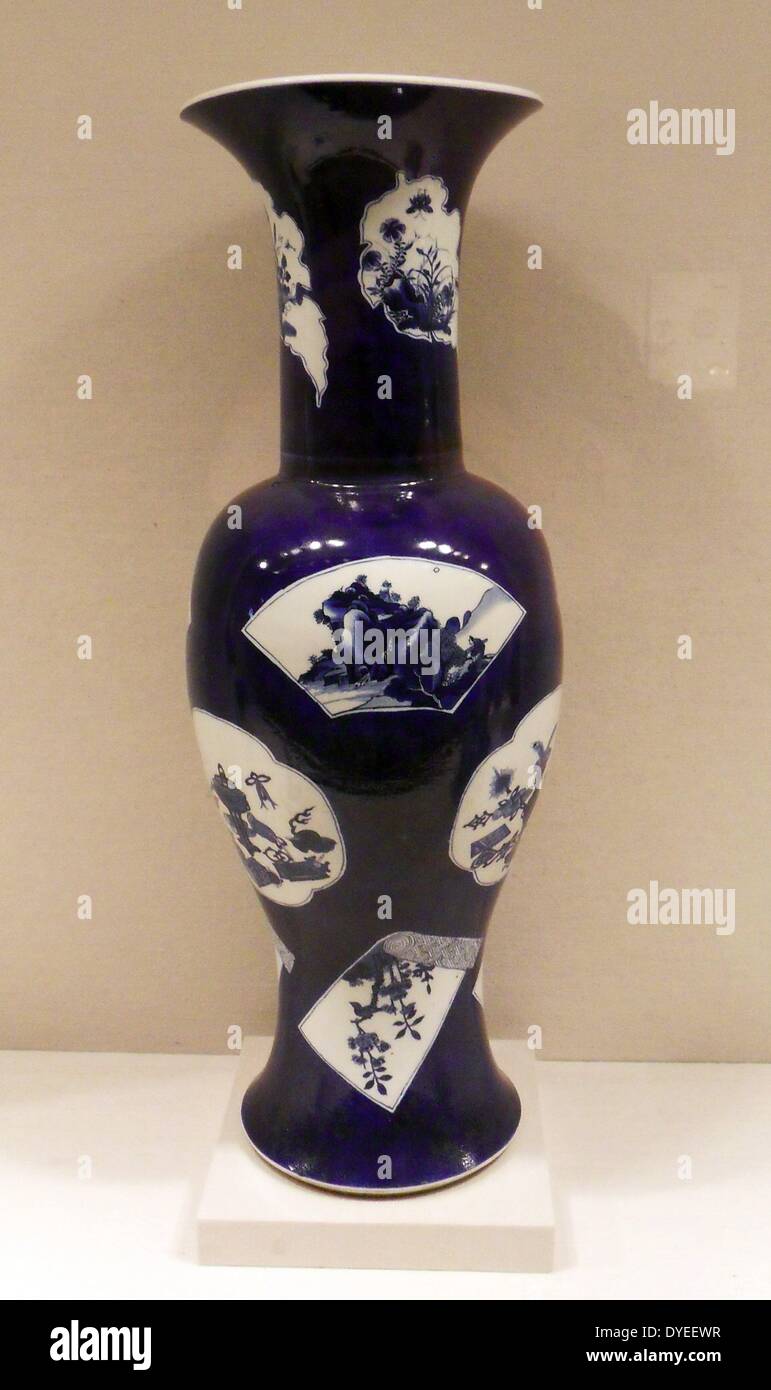 Vaso di porcellana dalla dinastia Qing xvii secolo D.C. Foto Stock
