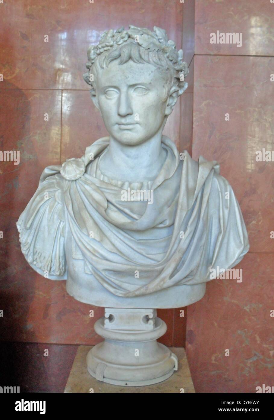 Busto in marmo dell'imperatore Augusto 2 A.D. Foto Stock