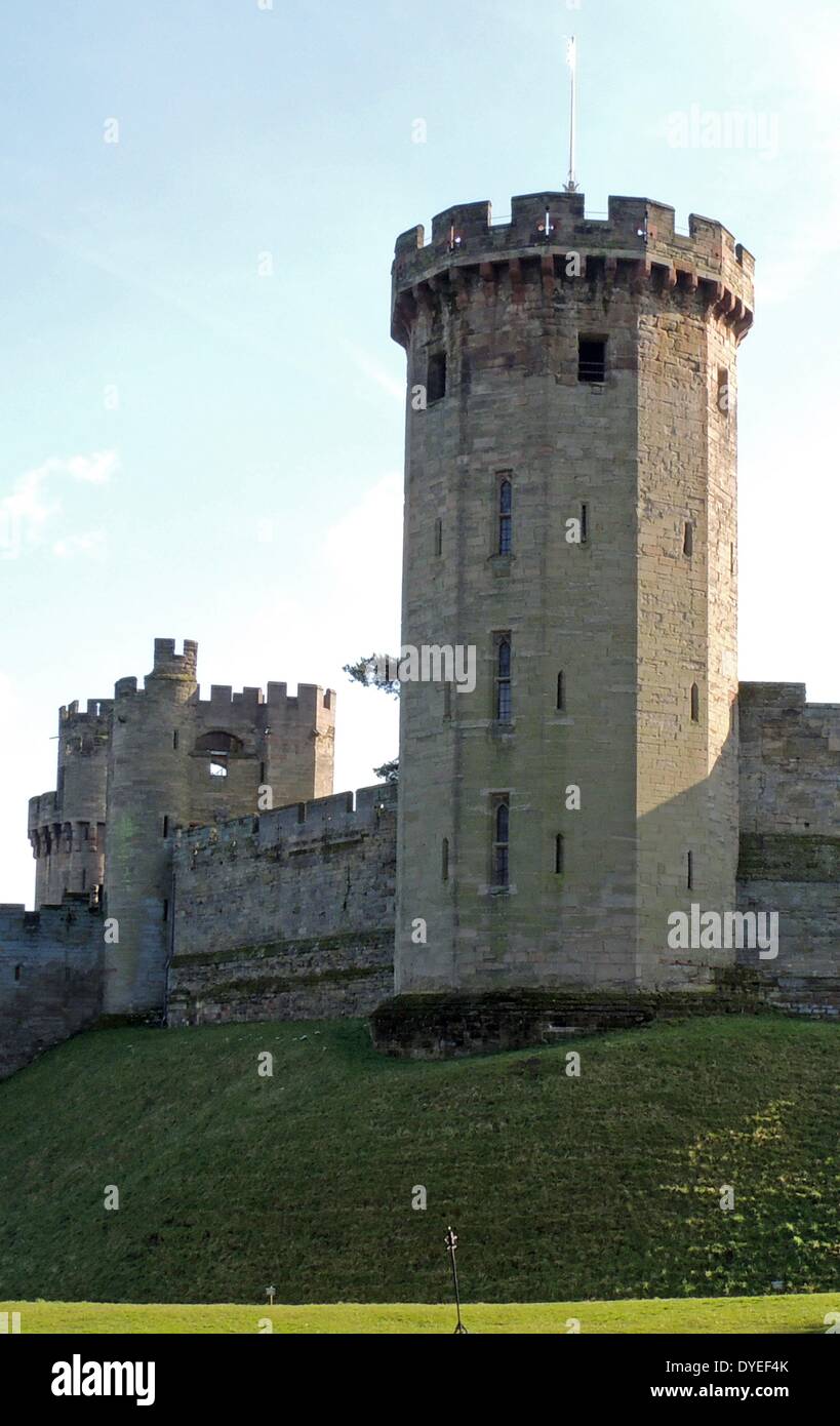 Ingresso principale al Castello di Warwick 2013. Il castello medievale è stata sviluppata a partire da un originale costruita da Guglielmo il Conquistatore nel 1068 Foto Stock