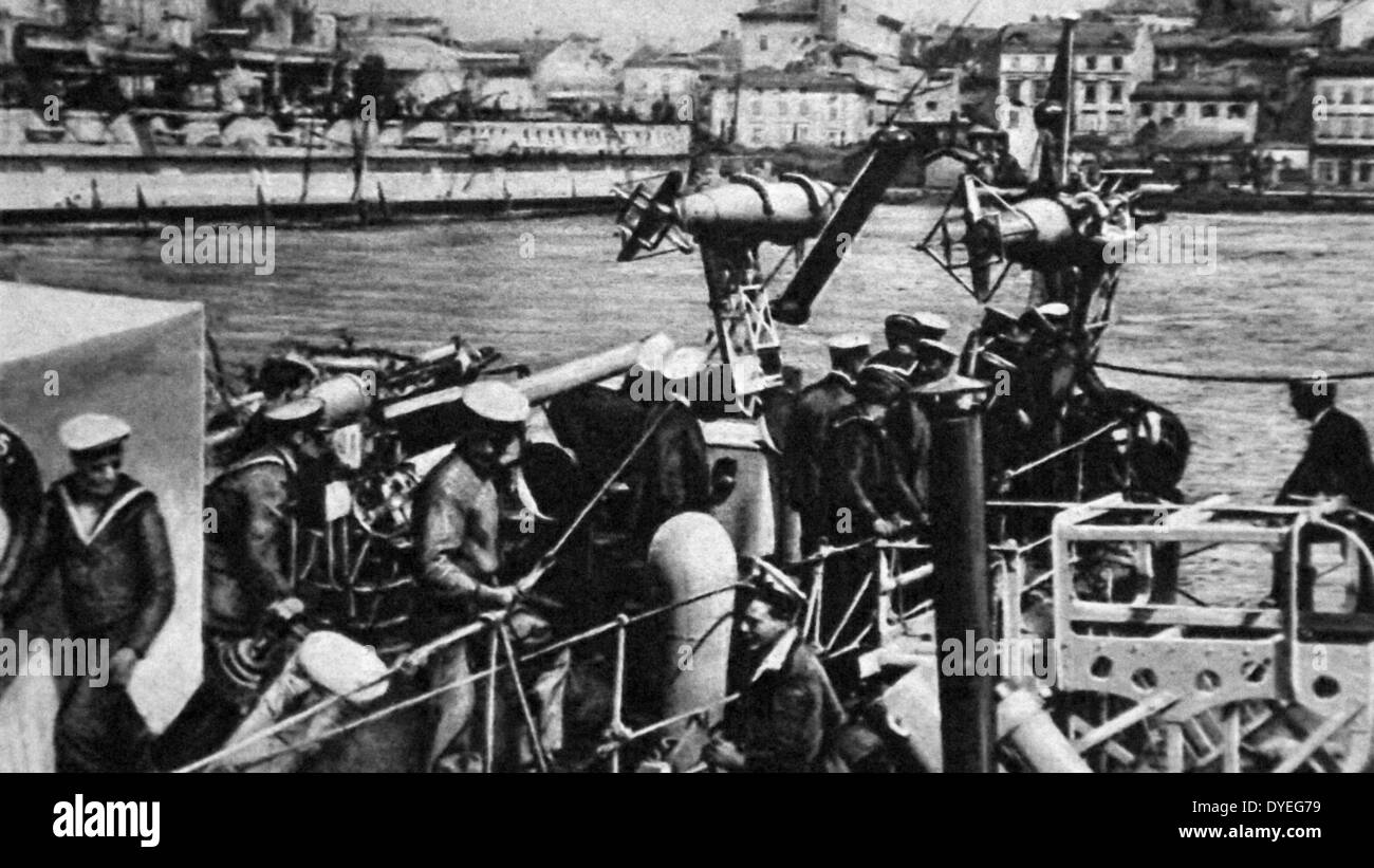 Soldati britannici arriva a Pola (Croazia) 1917 austriache una base navale nella Prima Guerra Mondiale. Foto Stock