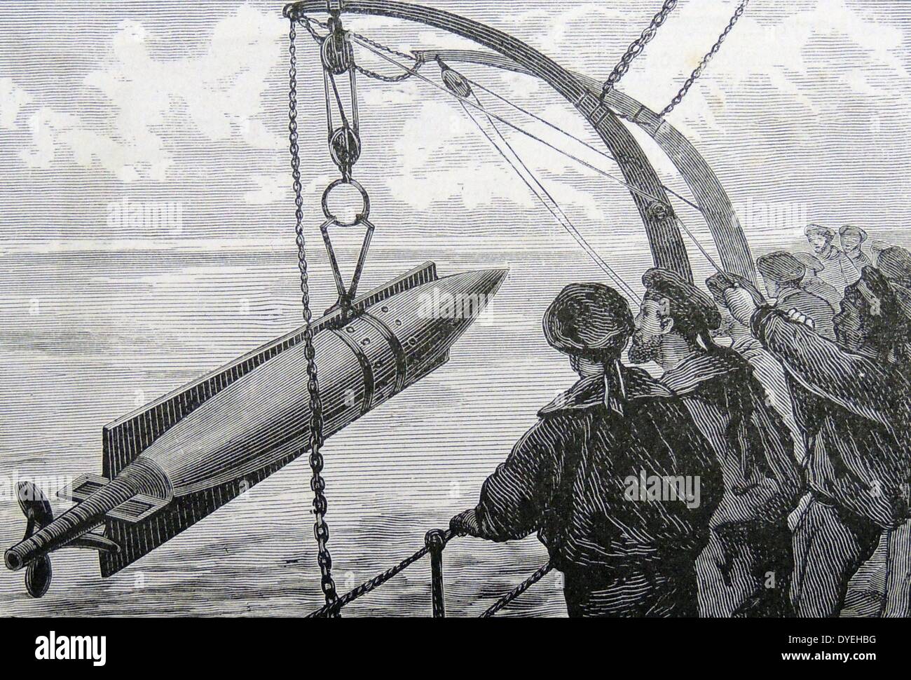 Il sollevamento di un siluro Whitehead a bordo dopo una esecuzione pratica. Nel 1871 il governo britannico ha acquistato il diritto di utilizzare l'arma. Incisione, Lipsia, 1895. Foto Stock