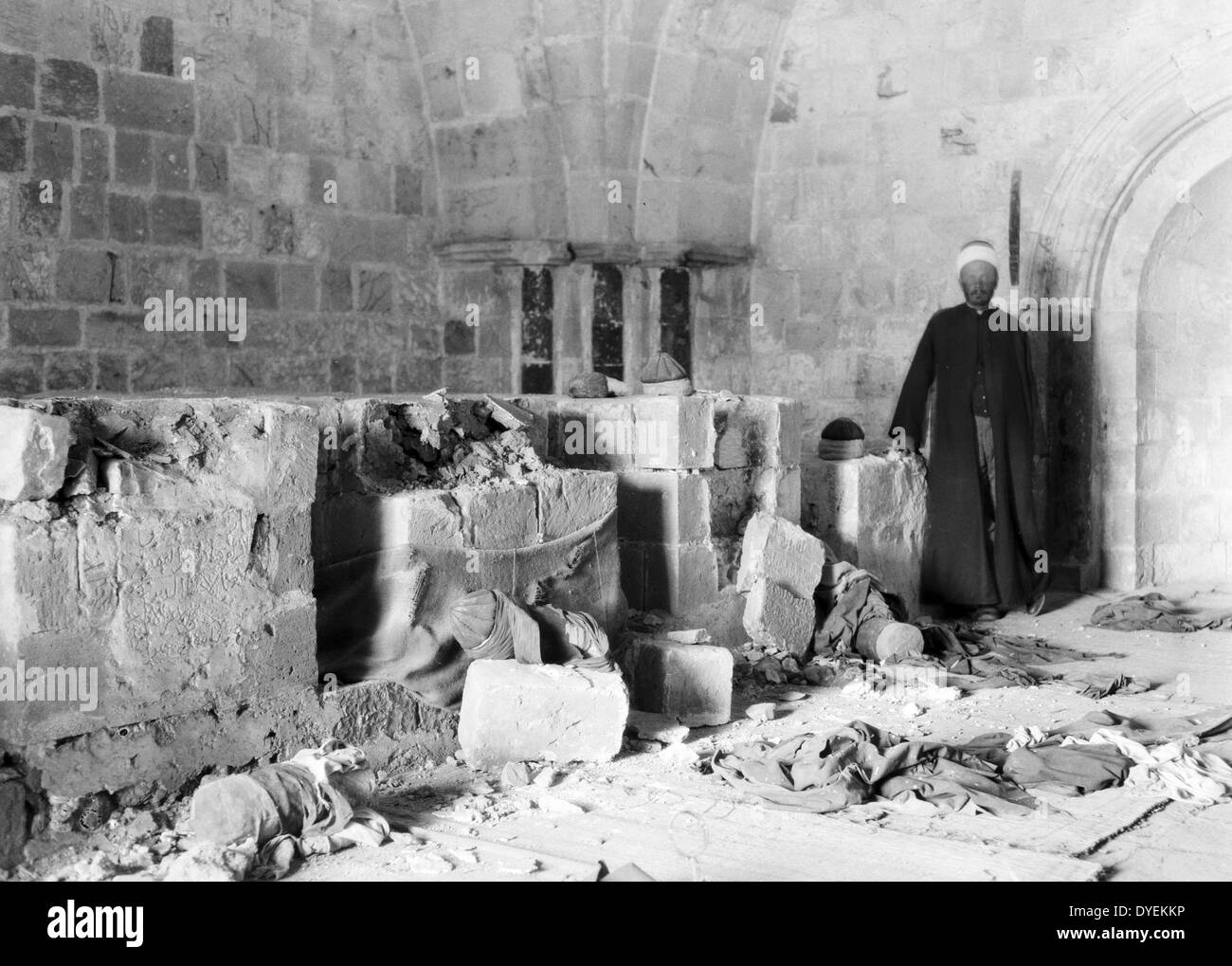 Palestina (Israele); il 1929 tumulti, agosto 23 a 31. Profanate tombe nel santuario Awkashi. Demolita dagli Ebrei di Gerusalemme. Foto Stock