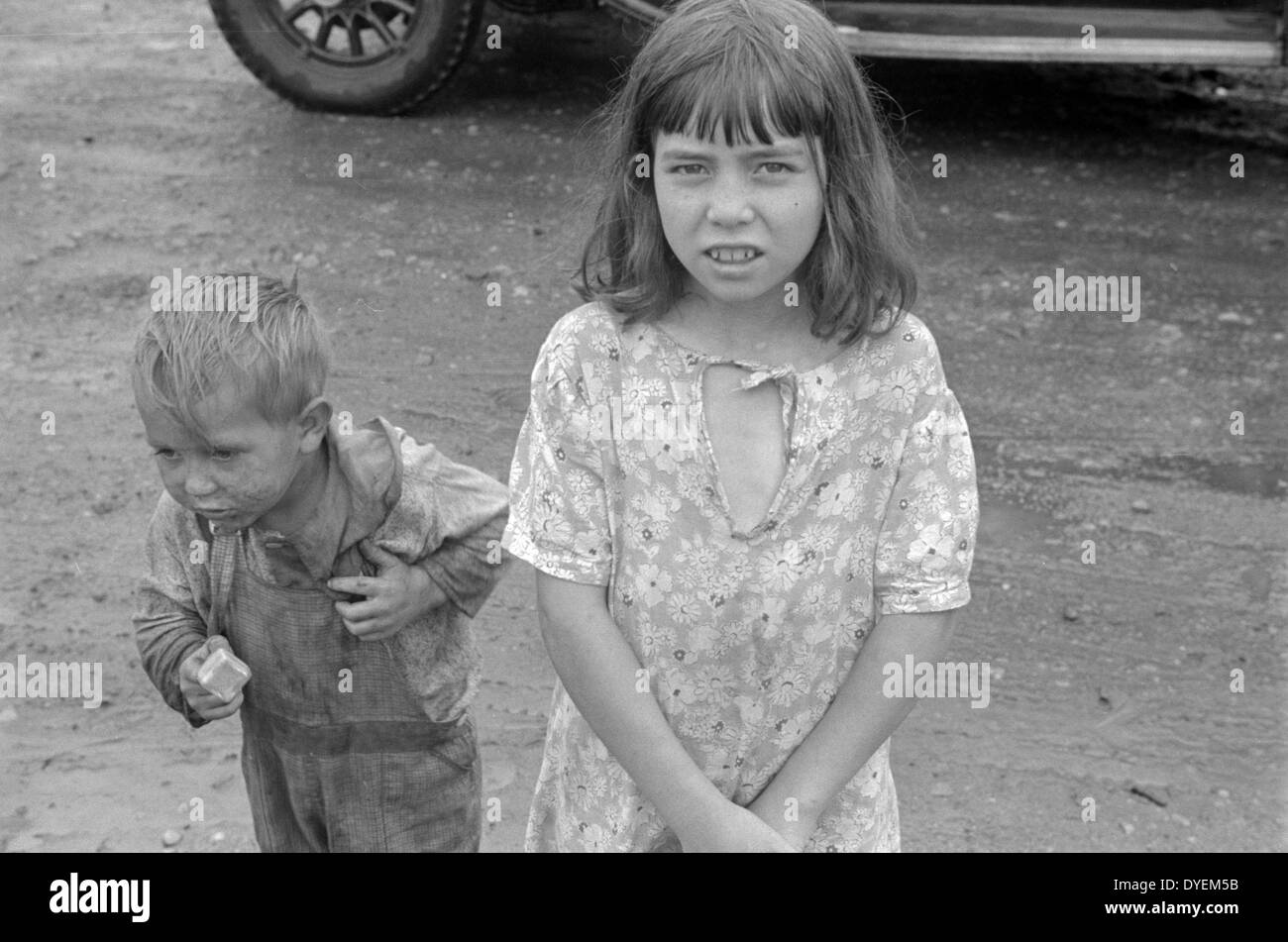 Bambino abitatori del Circleville Hooverville, central Ohio. 1938 Foto Stock