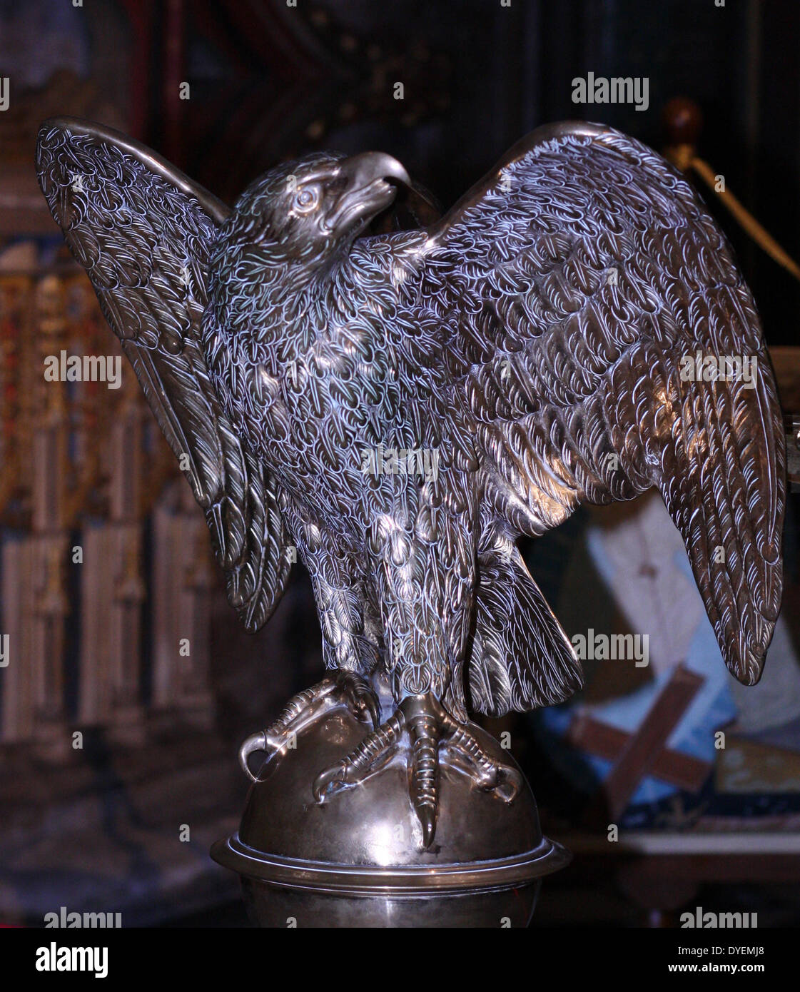 Leggio in ottone o supporto di lettura del XIX secolo, Cattedrale di Bristol, Inghilterra Foto Stock