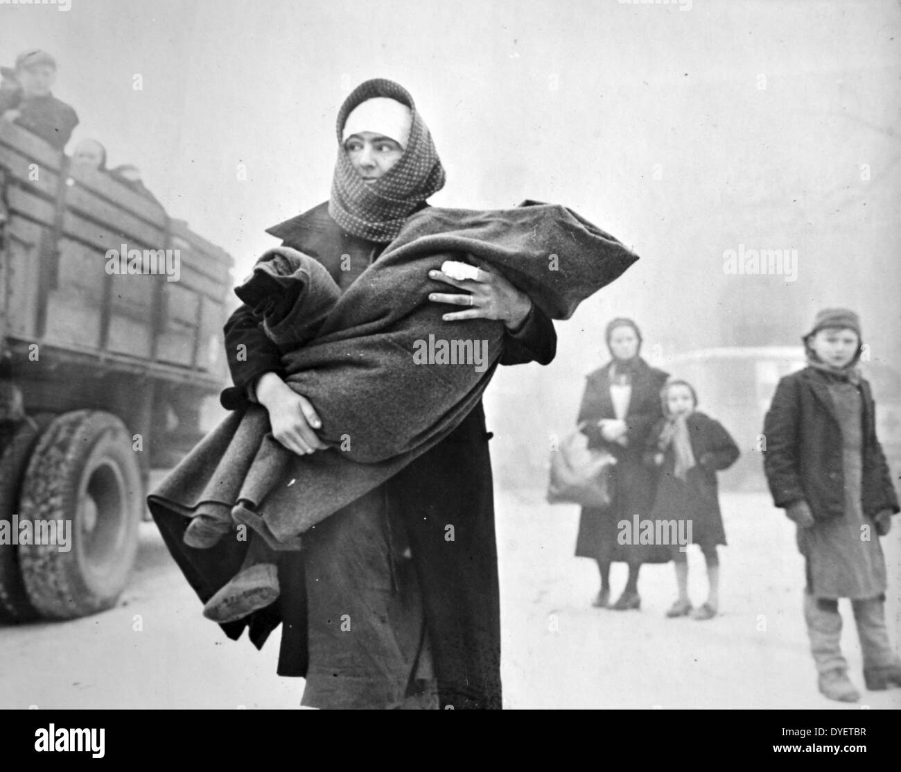 La seconda guerra mondiale: evacuazione dei civili francese in una linea anteriore villaggio in Alsace Lorraine Foto Stock