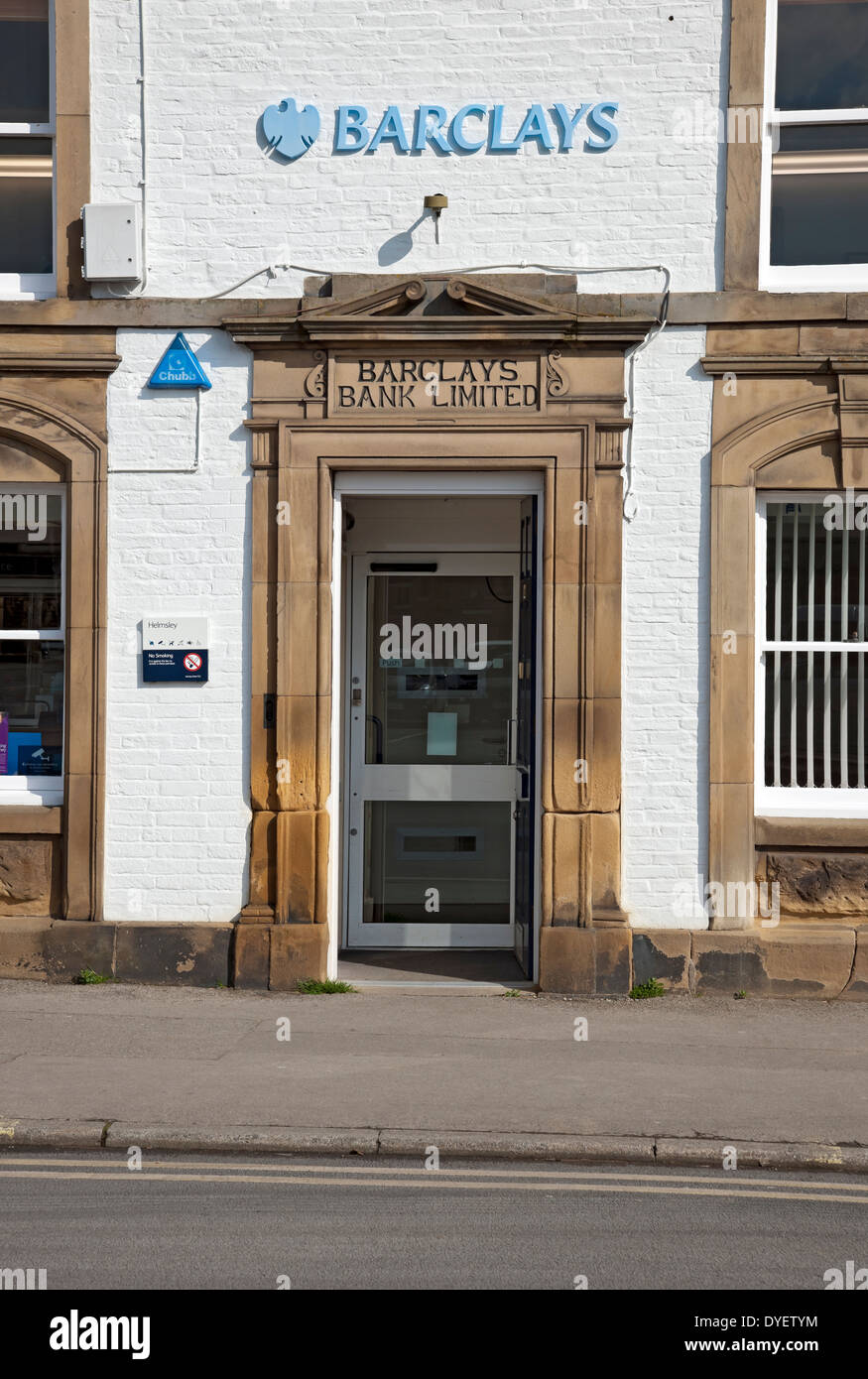 Ingresso alla filiale di Barclays Bank, mercato esterno, Helmsley North Yorkshire Inghilterra Regno Unito Gran Bretagna Foto Stock