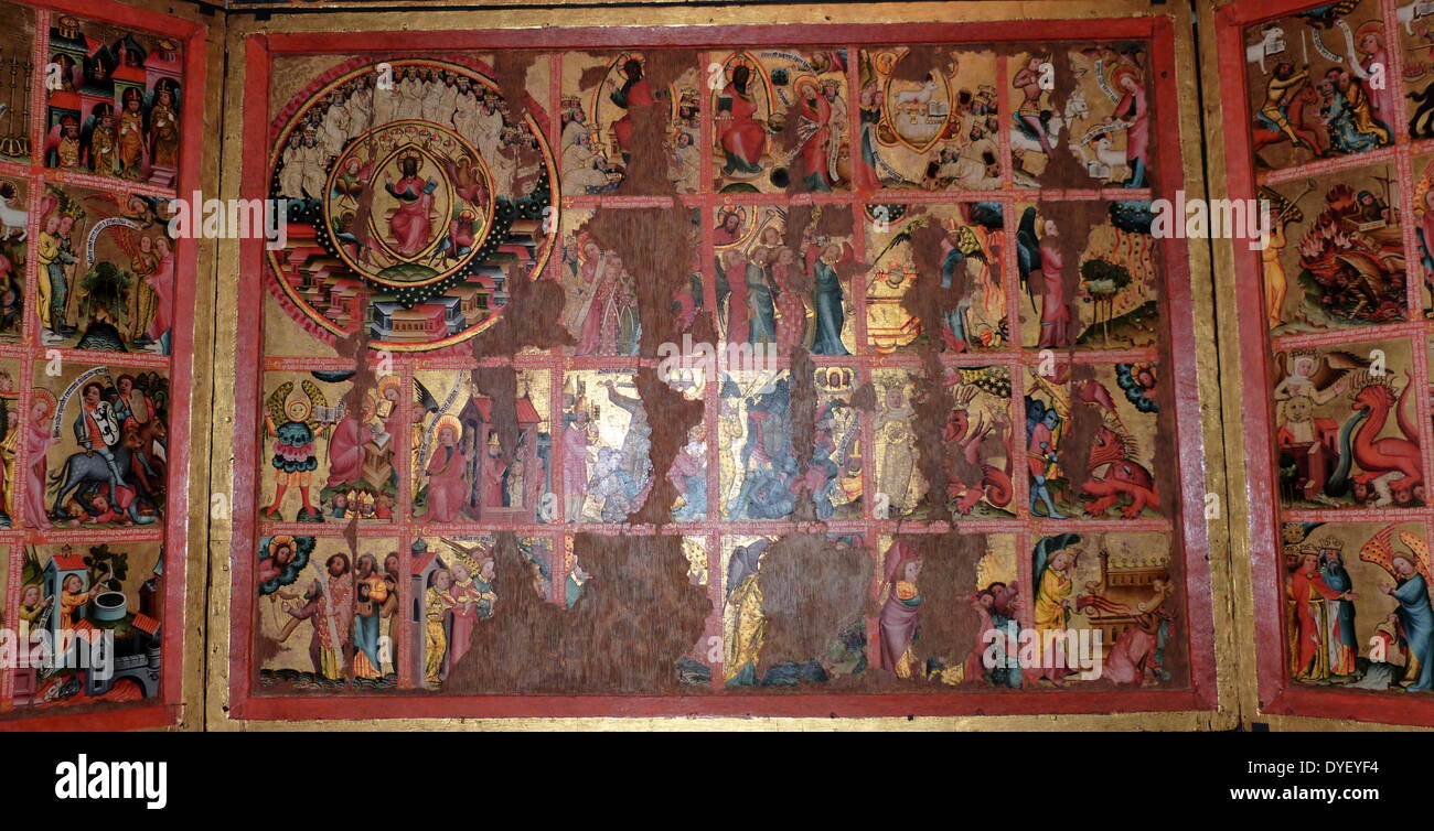 Trittico con scene dell'Apocalisse. Circa 1380. Realizzato dal Maestro Bertram. Più probabile una pala. Immagini ispirate al libro della rivelazione biblica e il layout derivato da manoscritti miniati. A metà del XIII secolo nord tedesco Apocalisse commento forniti le iscrizioni, interpretare il significato di ogni scena. Foto Stock