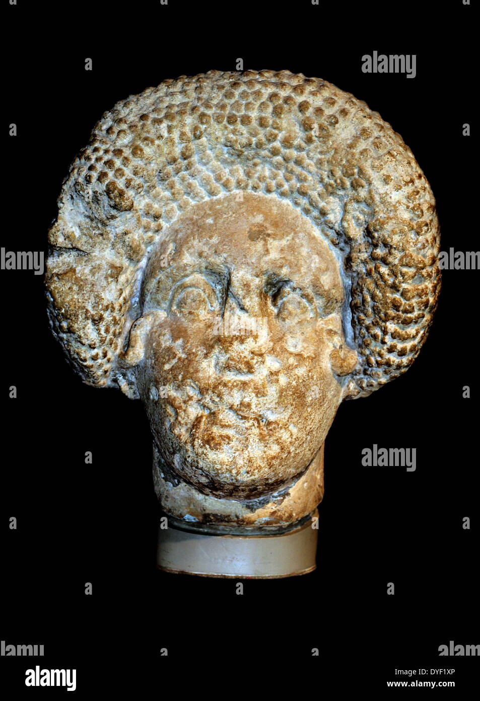 Testa scolpita di una signora. Molto probabilmente la tomba decorazione per una donna di ricchezza. L'acconciatura date in esso come a seguito del I secolo d.c. Roman. Foto Stock Testa scolpita di una signora. Molto probabilmente la tomba decorazione per una donna di ricchezza. L'acconciatura date in esso come a seguito del I secolo d.c. Roman. Foto Stock