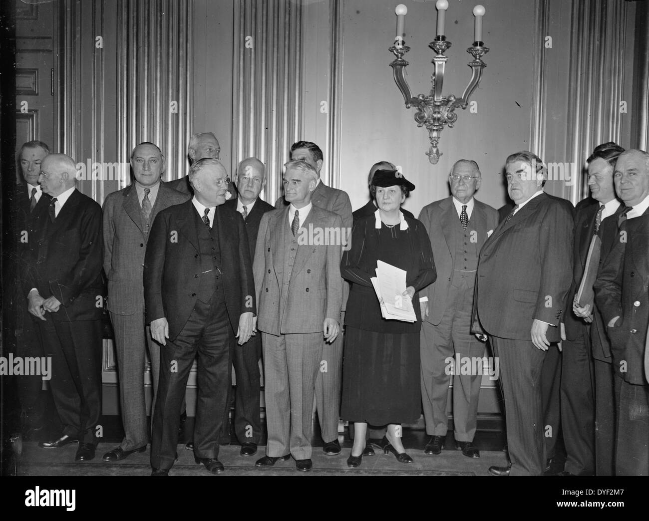 Il lavoro di piano di pace ha cercato dal fotografo Harris & Ewing. Washington, D.C. Leader dell industria e del lavoro ha partecipato a una conferenza Foto Stock