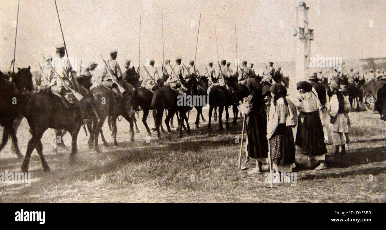 Il galiziano contadini guarda il ritiro delle forze russe alla fine della prima guerra mondiale 1918 Foto Stock