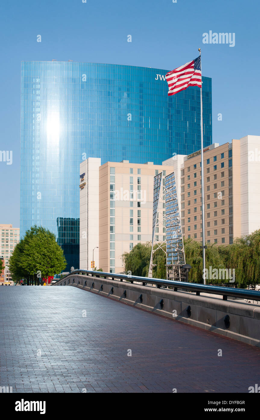 Stati Uniti d'America, Indiana Indianapolis. White River State Park e il JW Marriott Hotel Foto Stock