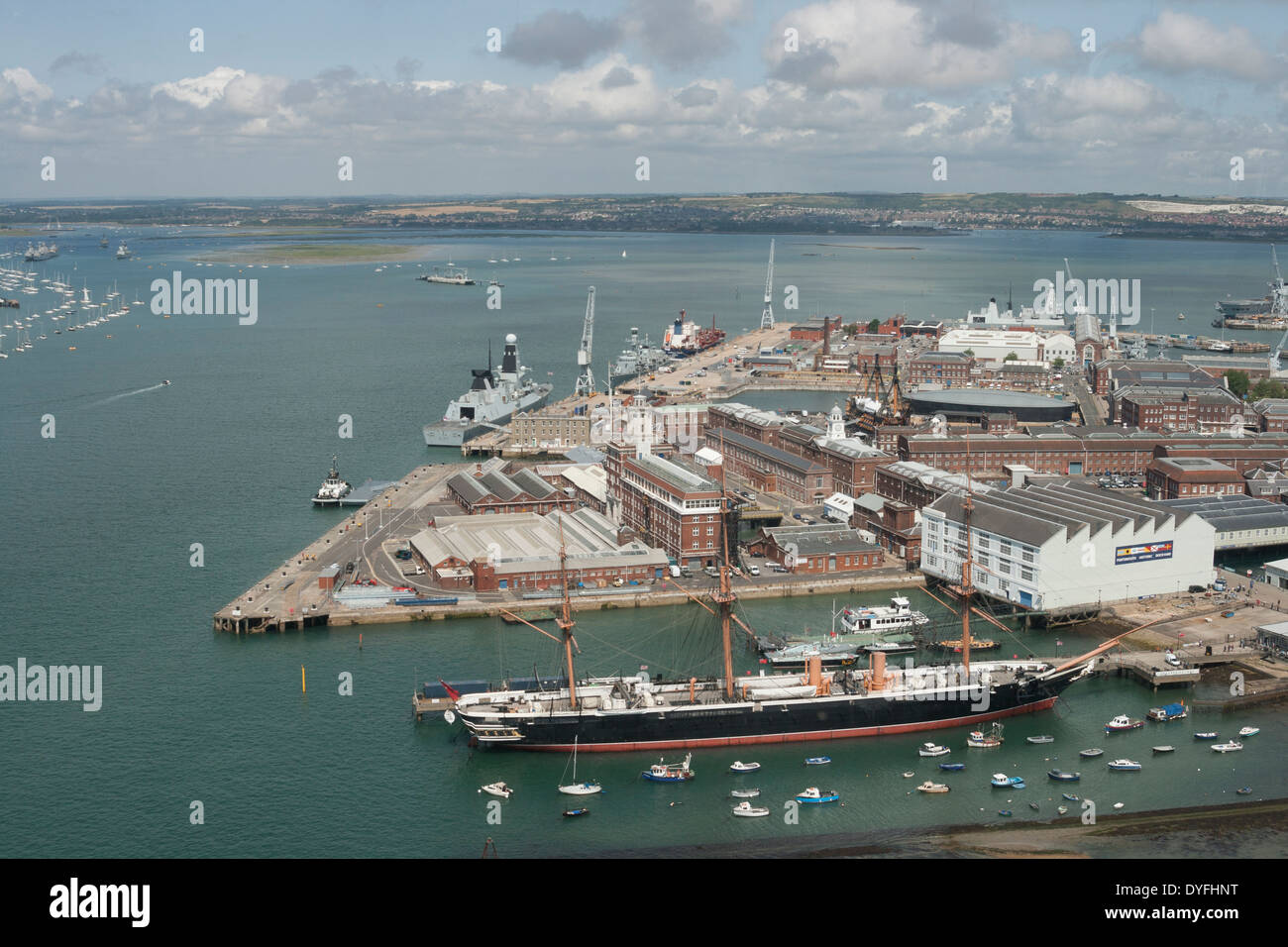 Spinnaker Tower presso lo Storico Cantiere Navale di Portsmouth Inghilterra Hampshire REGNO UNITO Foto Stock